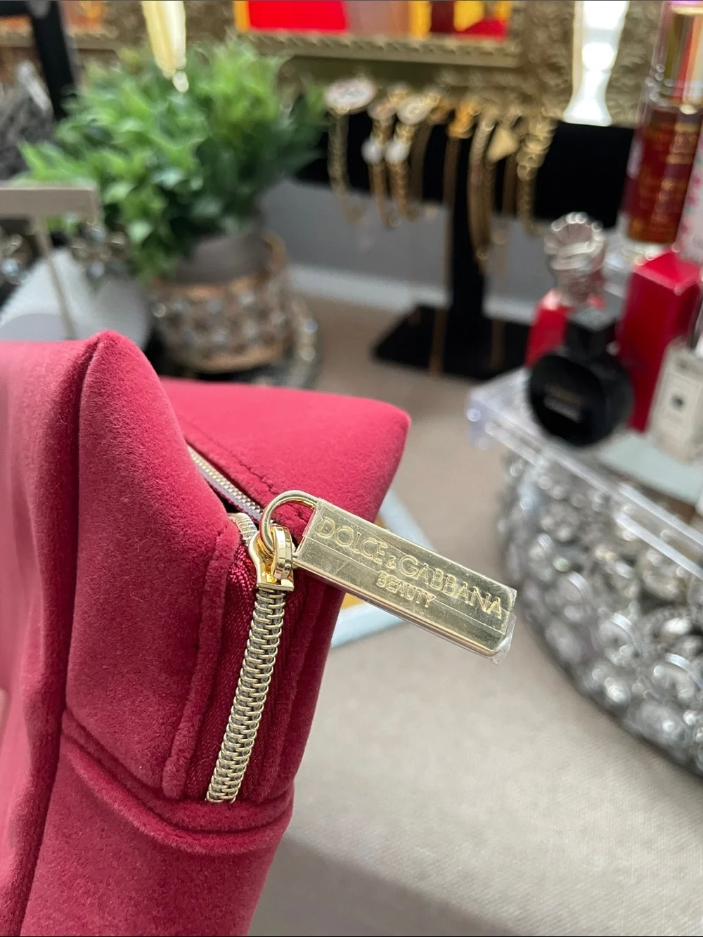 ✨Dolce & Gabbana Deep Burgundy Velvet Cosmetic Case with Gold Emblem✨NEW